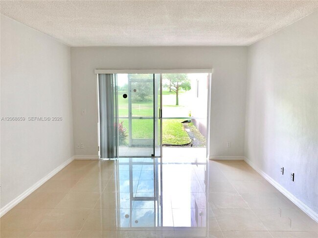 Building Photo - 2491 SW 82nd Ave