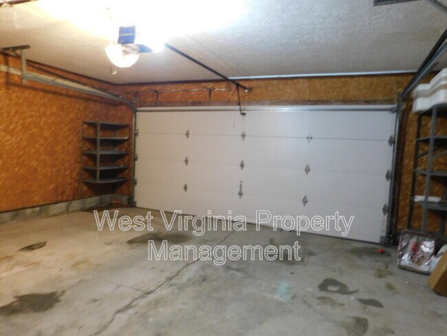 Building Photo - 297 Silo Ln