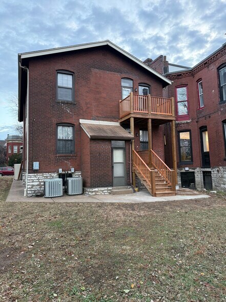 Building Photo - 2315 Park Ave