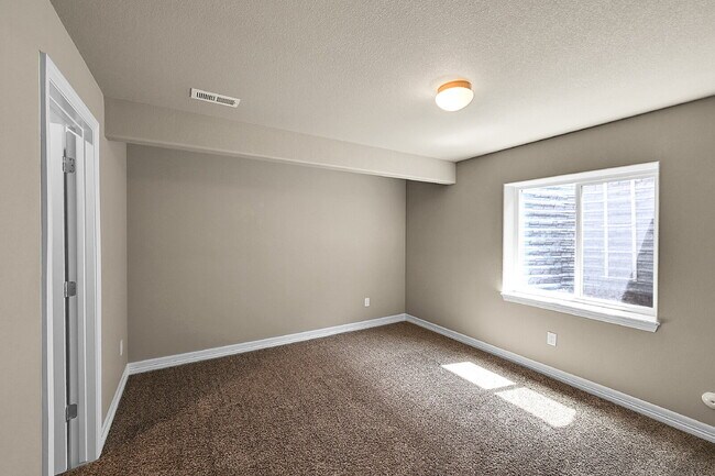 Building Photo - $2,550 - 4 Bed, 3 Bath Home in Colorado Sp...