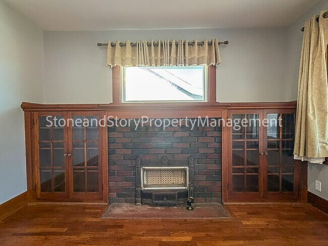 Building Photo - 2 bedroom 1 bath