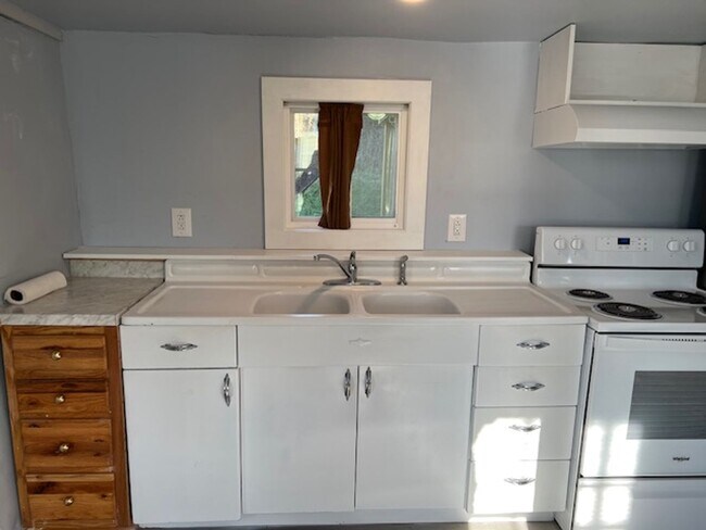 Building Photo - 3006 Collierstown Rd