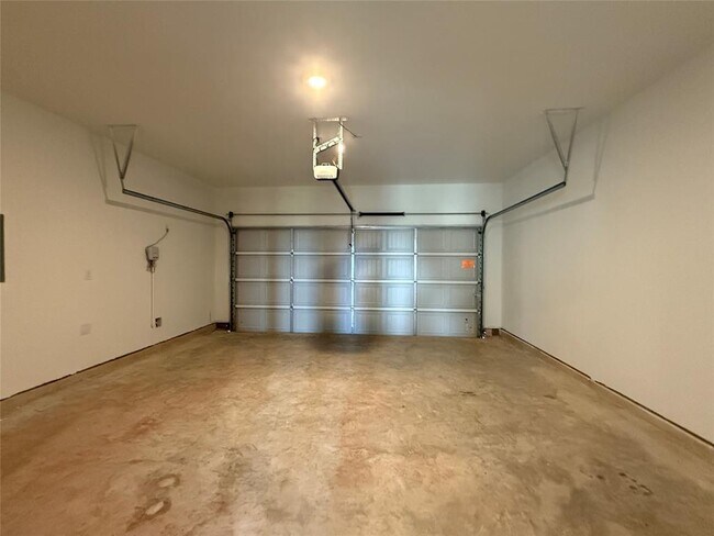 Building Photo - 16535 Mesquite Fld Dr
