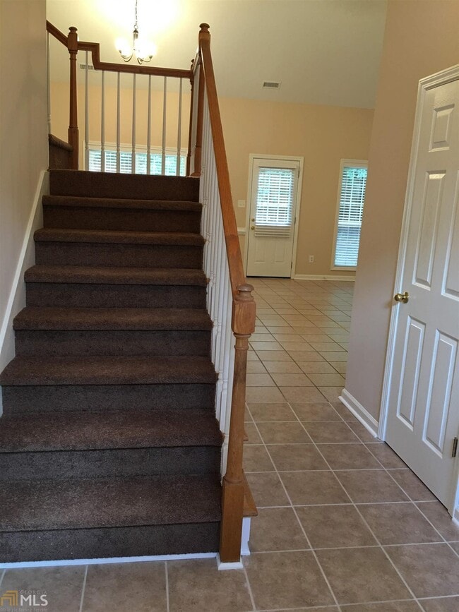 Building Photo - 111 Clarin Way