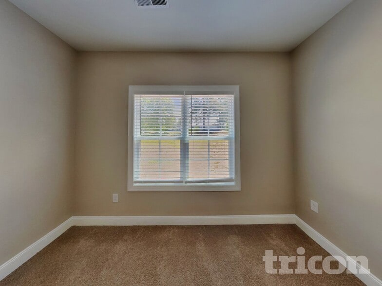 Building Photo - 89 D L Phillips Ln