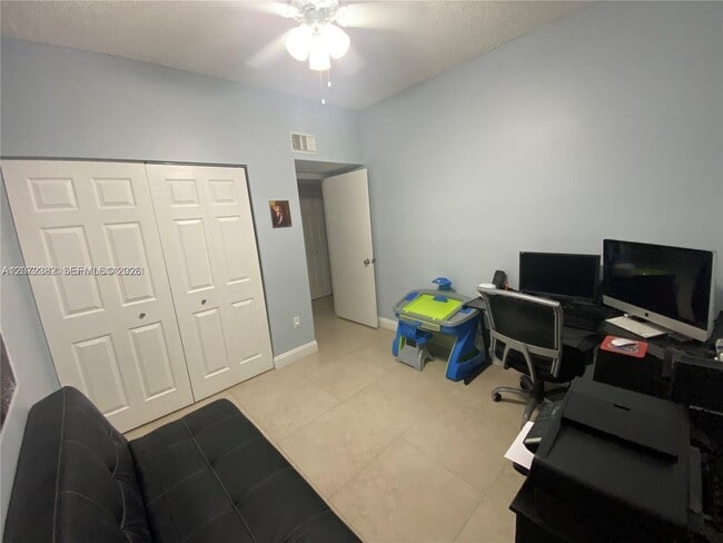 Building Photo - 8806 SW 130th Ct