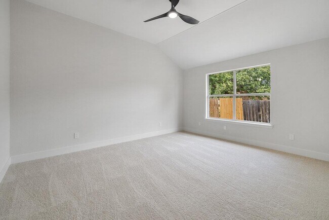 Building Photo - 1006 Cottonbowl Dr