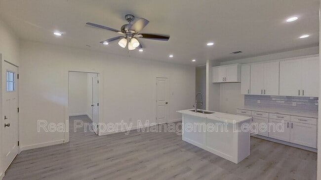 Building Photo - 1009 Dubois St