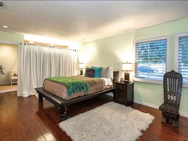 Building Photo - 12271 Laurel Terrace Dr