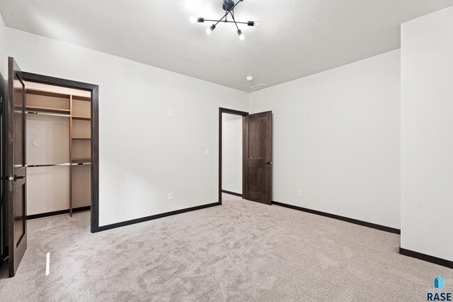 Building Photo - 1107 S Foss Ave