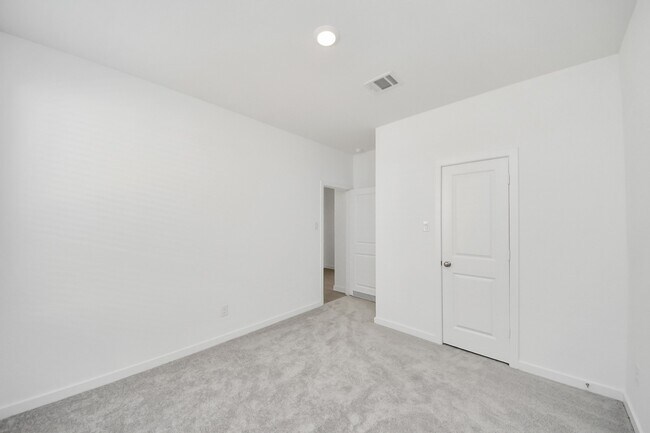 Building Photo - 3029 Avenida Sonoma Dr