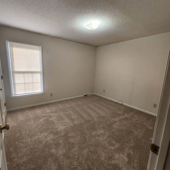 Building Photo - 103 Brams Ct