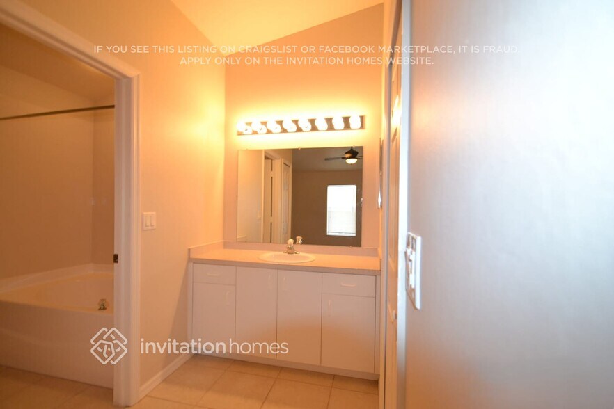 Building Photo - 1823 Sadnet Ln