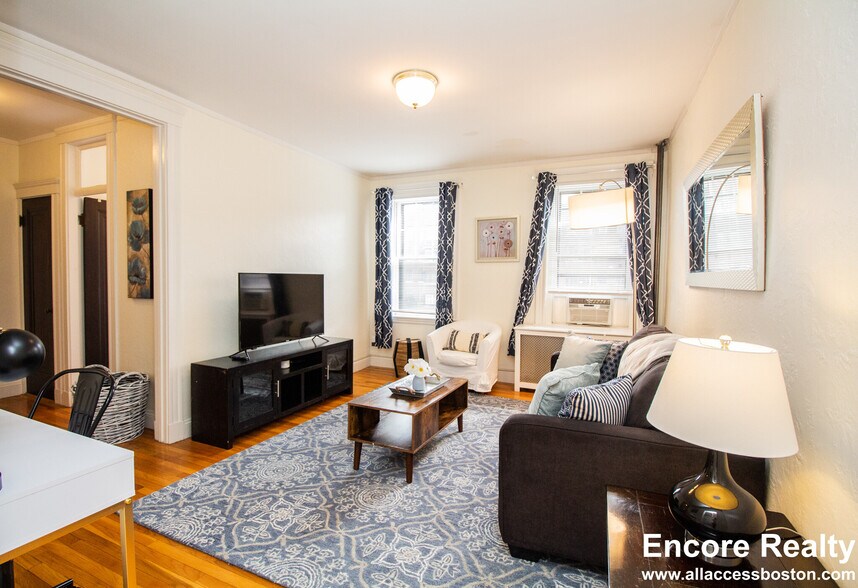 Building Photo - 1945 Commonwealth Ave