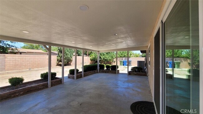 Building Photo - 45303 Lorimer Ave