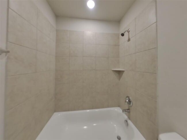 Building Photo - 5120 Saddle Clb Dr