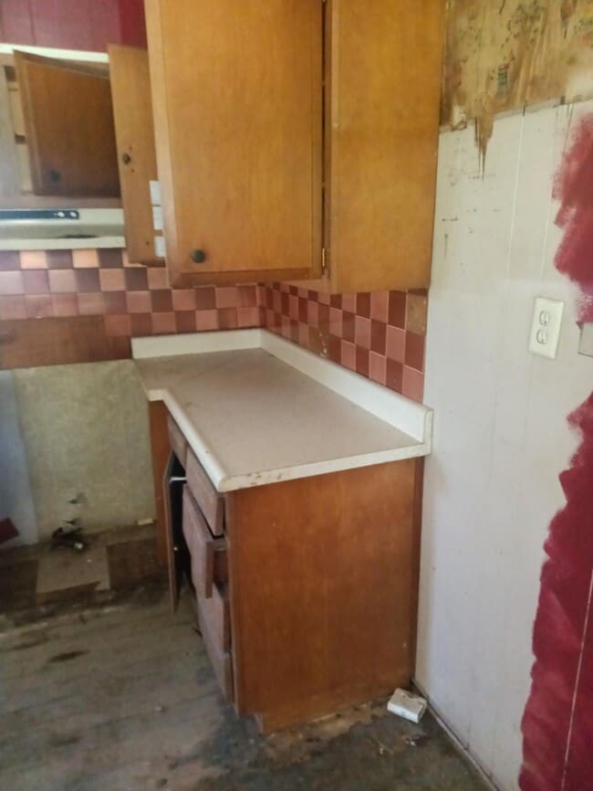 Building Photo - 313 S Dye St