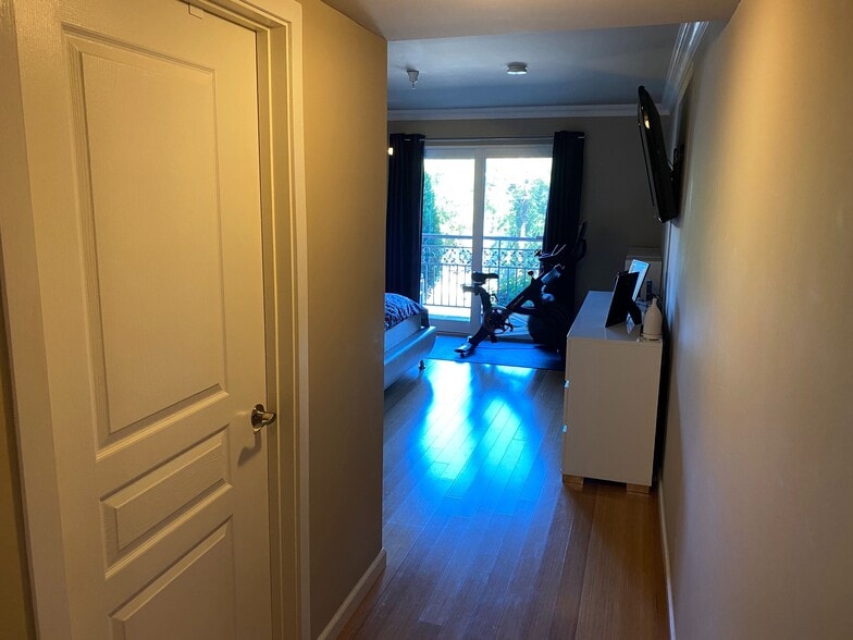 Master Bedroom - 6221 Monterey Rd