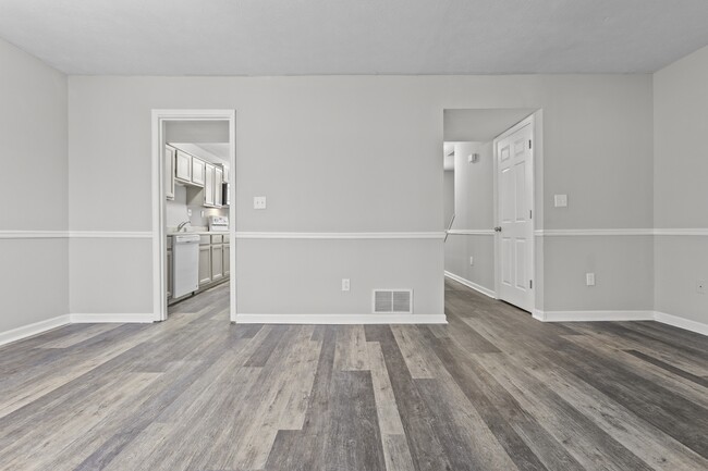 Building Photo - 1658 Foxhaven Dr