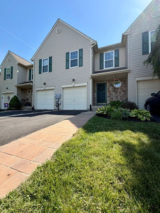 Building Photo - Stunning 3-Bedroom/2-Bathroom Townhouse in Perkasie! Available Mid July!