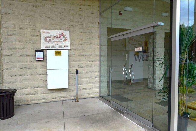 Building Photo - 400 17th St NW