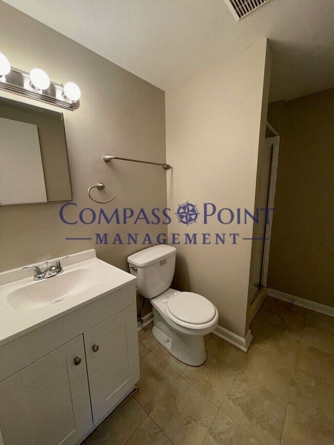 Building Photo - Newly Renovated Just For You! First Month's Rent Free!!