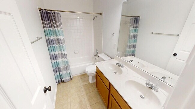 Building Photo - "Spacious 5-Bedroom Oasis with Pool on Gri...