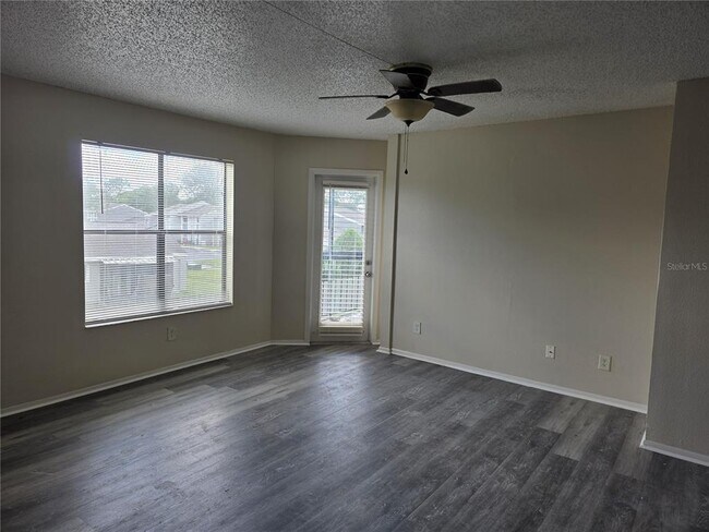 Building Photo - 2030 Cascades Blvd