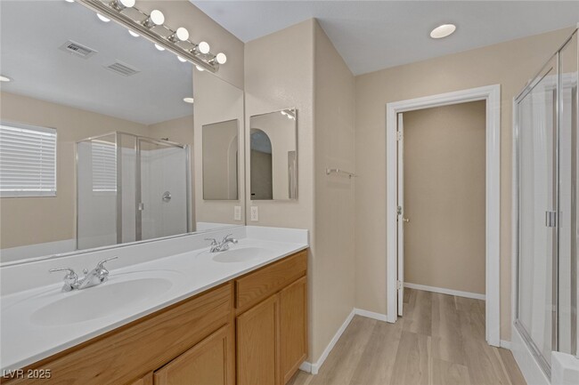 Building Photo - 9835 W Spinnaker Creek Ave