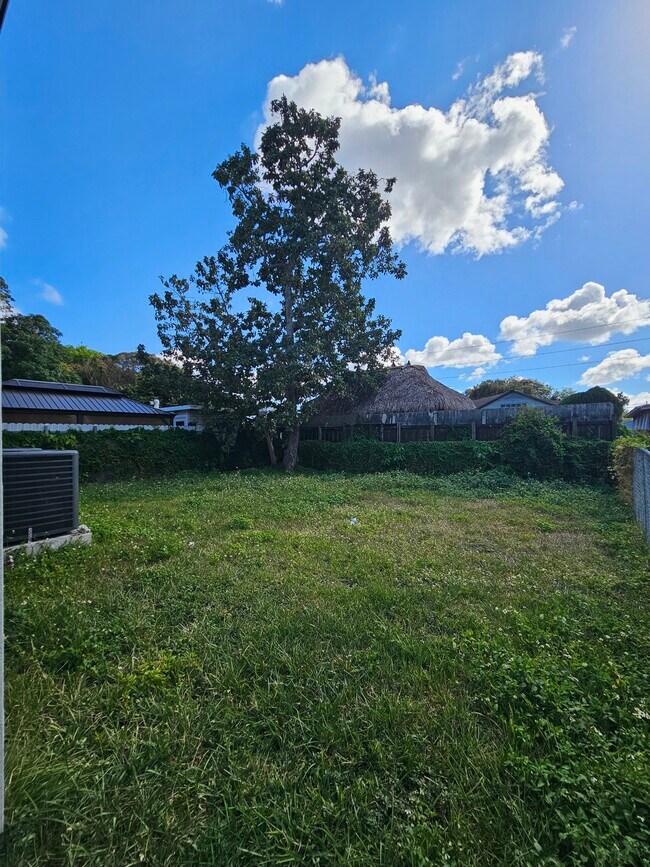 Building Photo - 2970 NW 48th St