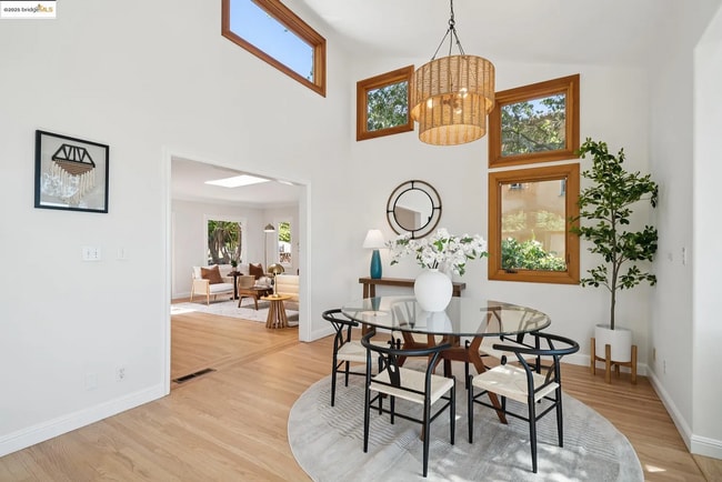 Building Photo - Berkeley Hills Beauty with Bay Views & Ele...