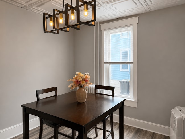 Building Photo - Modern 2 bedroom End-of-Row Townhome in Rothsville - w/ Garage & In Unit Laundry!