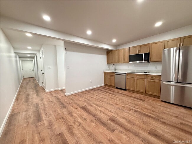 Building Photo - 728 US-6