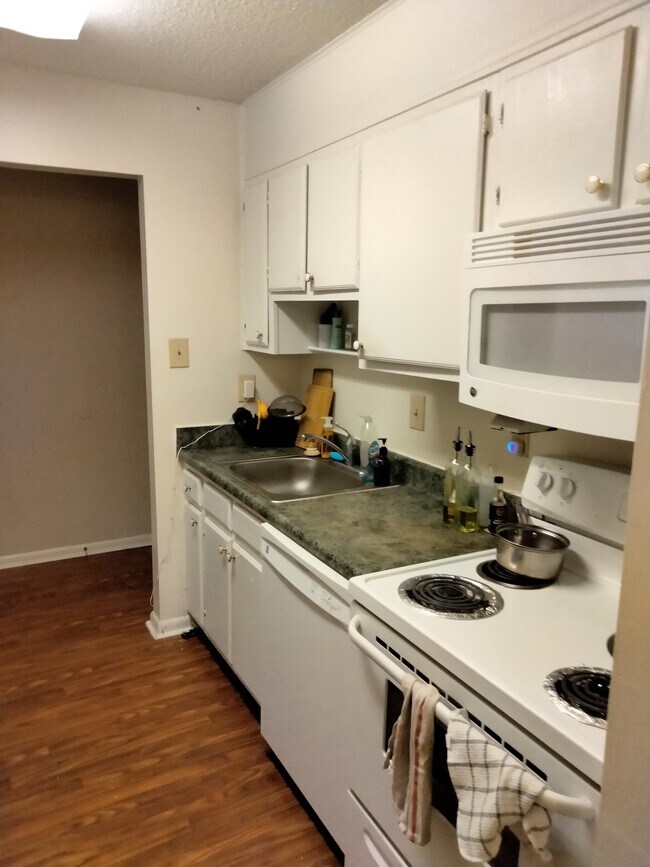 Building Photo - 2131 King Arthurs Ct