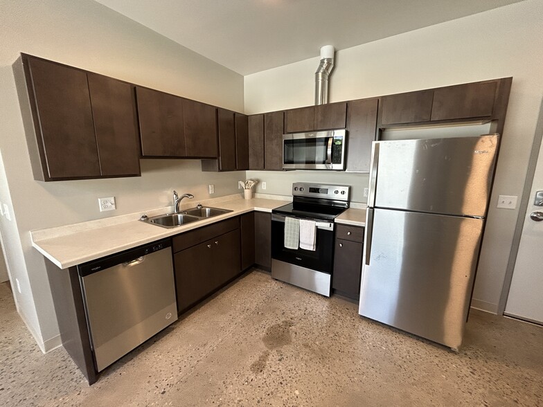 1 Bedroom Style Kitchen - Red Skye Lofts