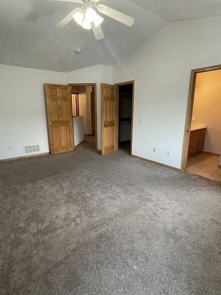 Building Photo - 6032 Park Ridge Rd