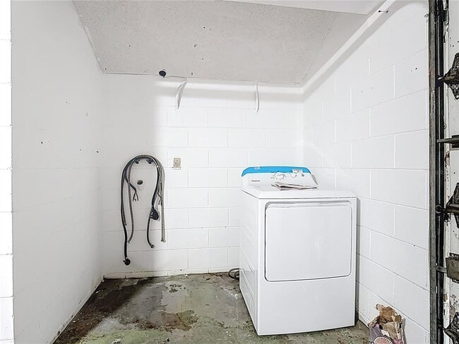 Building Photo - 115 Lindenwood Ln