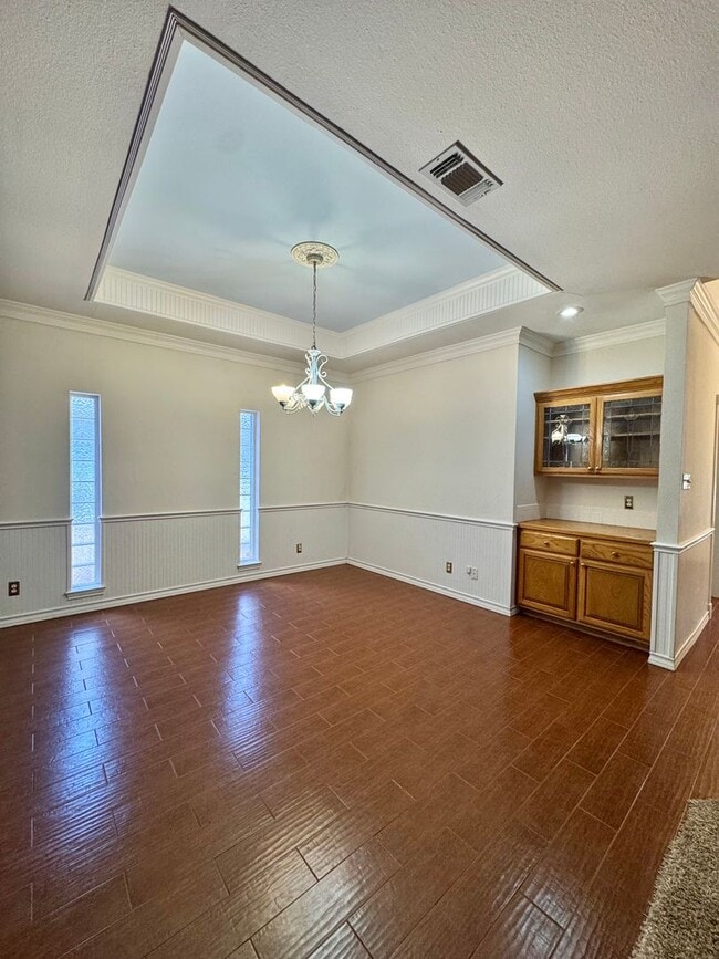 Building Photo - NOW AVAILABLE - Beautiful Patio Home in Southridge!!