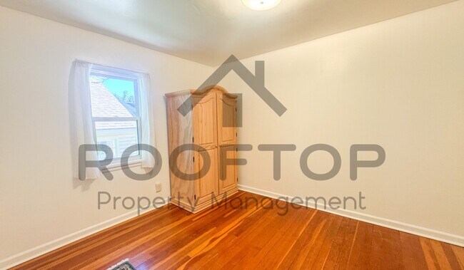 Building Photo - 206 N 200 E