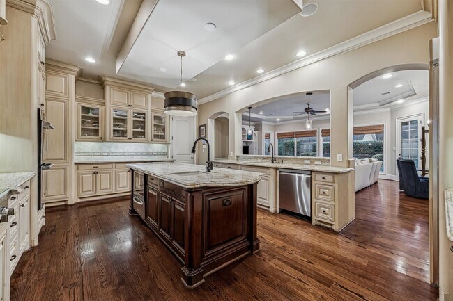 Primary Photo - 170 Plantation Rd