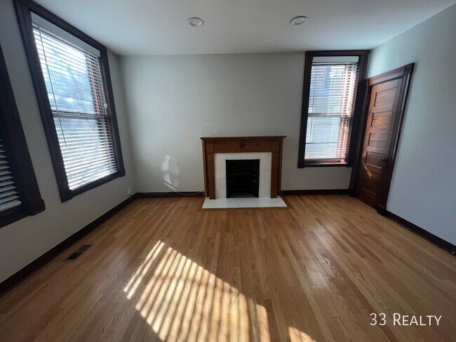 Building Photo - 919 Pleasant St