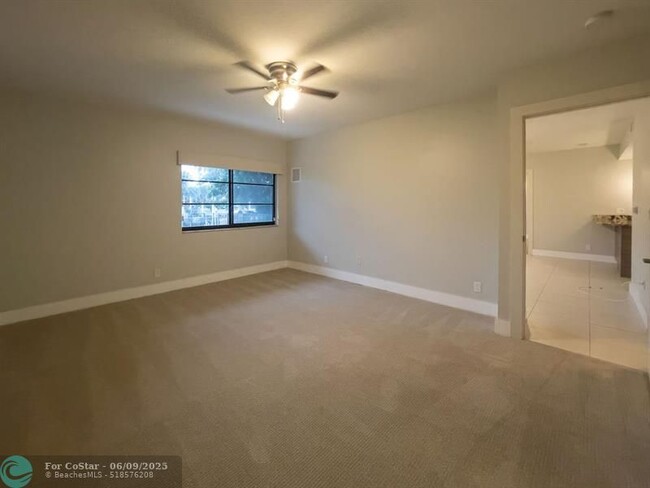 Building Photo - 64 Isle of Venice Dr