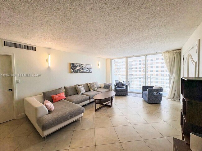 Building Photo - 2030 S Ocean Dr
