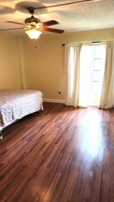 Building Photo - 4156 Inverrary Dr