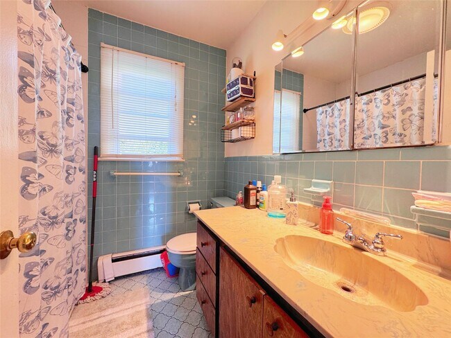 Building Photo - 47 1st St Ext