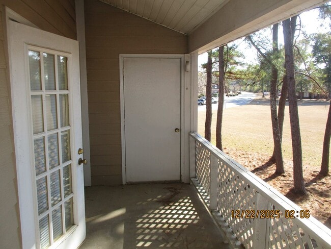 Building Photo - 2110 Lennox St