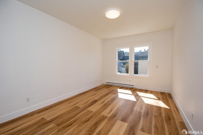 Building Photo - 1310 18th Ave