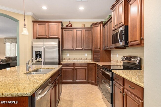 Building Photo - 421 W Leatherwood Ave