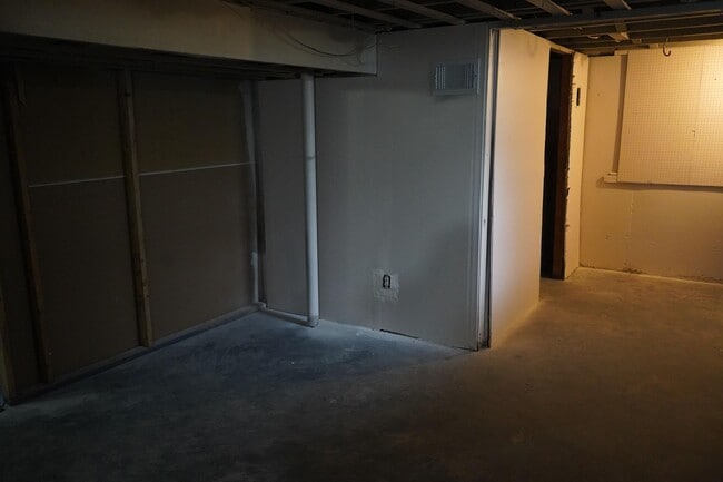 Building Photo - 20299 Lahser Rd