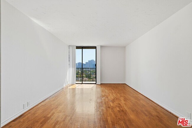 Building Photo - 10535 Wilshire Blvd